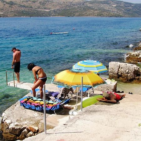 Apartments By The Sea Seget Vranjica, Trogir - 7508 ภายนอก รูปภาพ