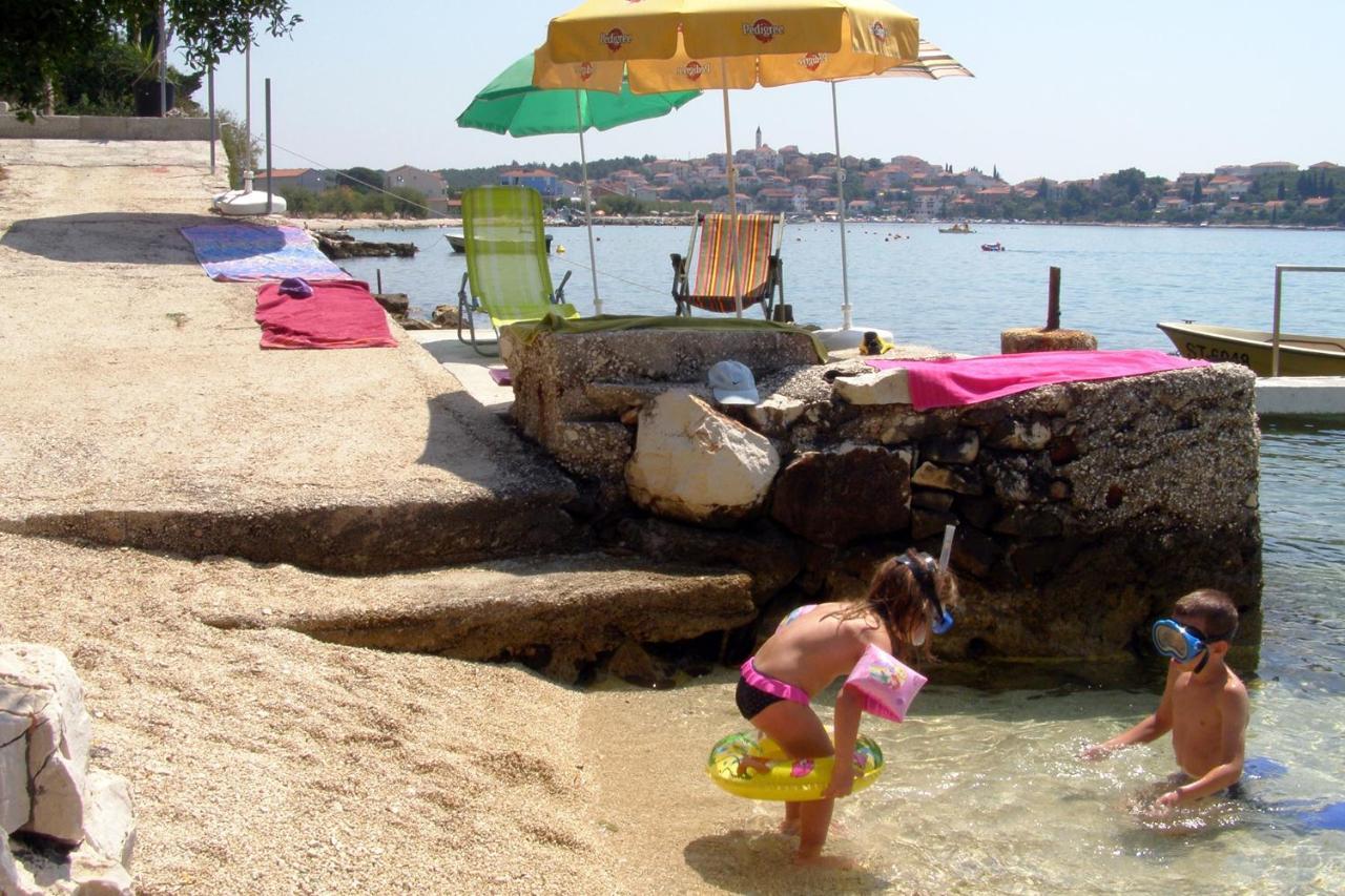 Apartments By The Sea Seget Vranjica, Trogir - 7508 ภายนอก รูปภาพ