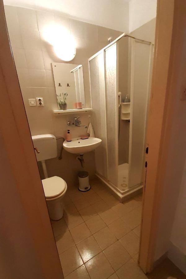 Apartments By The Sea Seget Vranjica, Trogir - 7508 ภายนอก รูปภาพ