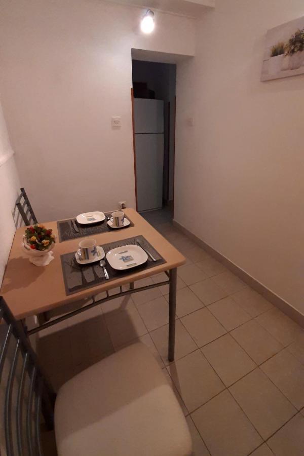 Apartments By The Sea Seget Vranjica, Trogir - 7508 ภายนอก รูปภาพ