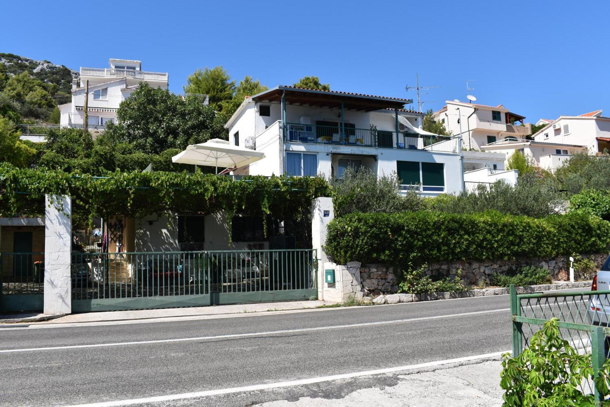 Apartments By The Sea Seget Vranjica, Trogir - 7508 ภายนอก รูปภาพ